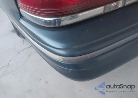 1995 Ford Crown Victoria z USA, uszkodzony, nr VIN 2FALP73W0SX190023